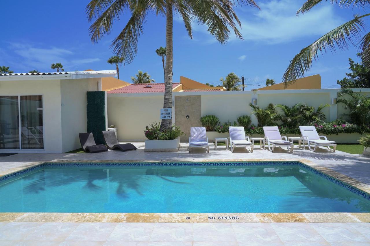 Yoyita Suites Aruba (Adults Only) Palm Beach Exterior photo