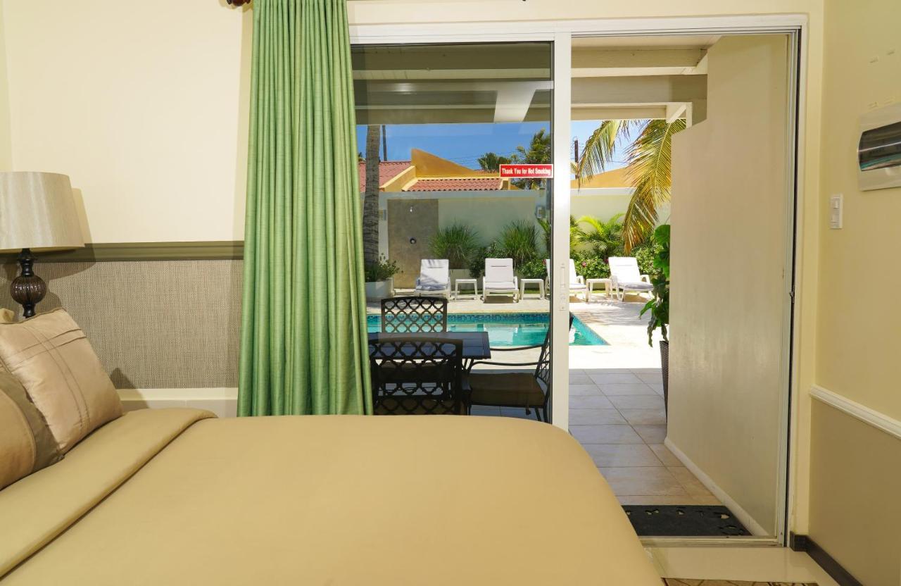 Yoyita Suites Aruba (Adults Only) Palm Beach Exterior photo